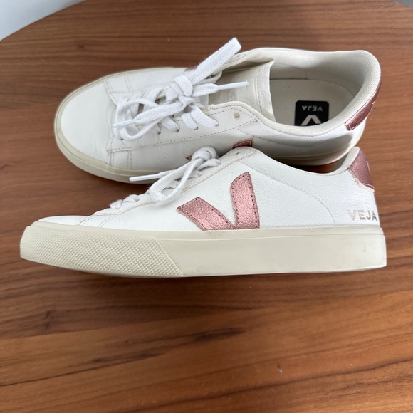 Veja Campo sneaker sz 7 white w/metallic pink - Picture 4 of 10